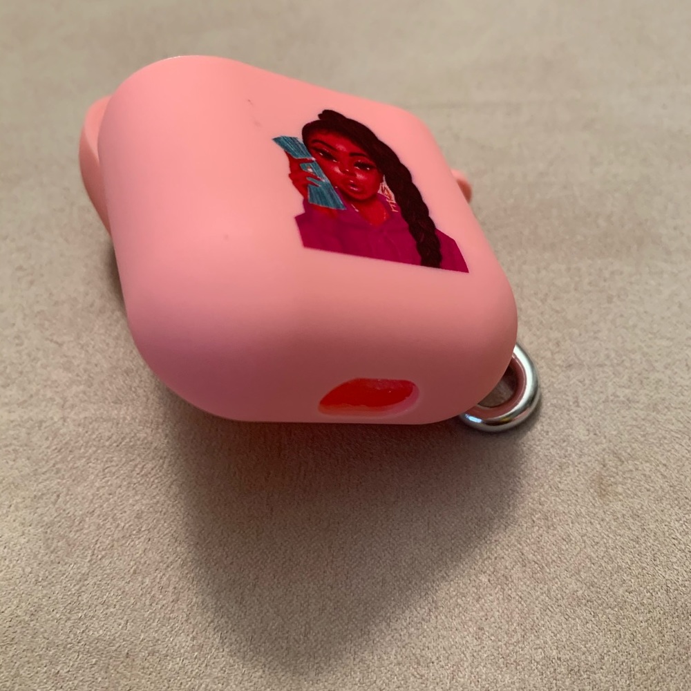 AirPod case - Picture 2 of 2